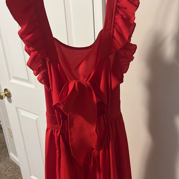 Women's dress - Picture 2 of 2